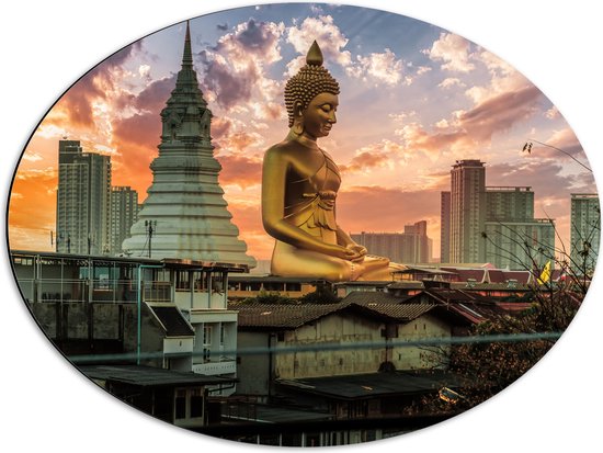 Dibond Ovaal - Gouden Boeddha voor Wat Paknam Phasi Charoen in Bangkok, Thailand - 68x51 cm Foto op Ovaal (Met Ophangsysteem)