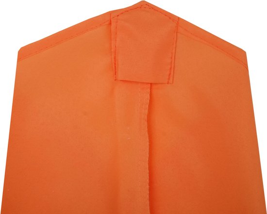 Terracotta parasolhoes, sluiting detail met stiksels en een versterkte flap.