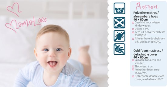 Een vrolijke baby ligt op een witte matras met golvende quilting. De tekst 'MamaLoes' staat in het roze.