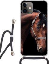 Hoesje met koord Geschikt voor iPhone 11 - Paard - Licht - Halster - Siliconen - Crossbody - Backcover met Koord - Telefoonhoesje met koord - Hoesje met touw