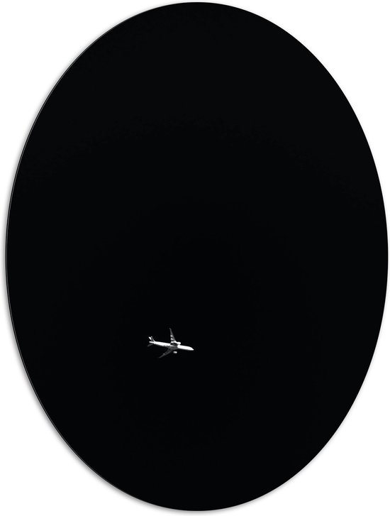 WallClassics - Dibond Ovaal - Wit Vliegtuig op Zwarte Achtergrond - 81x108 cm Foto op Ovaal (Met Ophangsysteem)