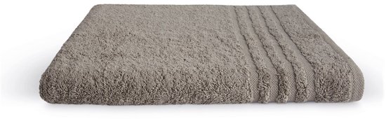Serviette taupe sur le côté, avec détail côtelé.