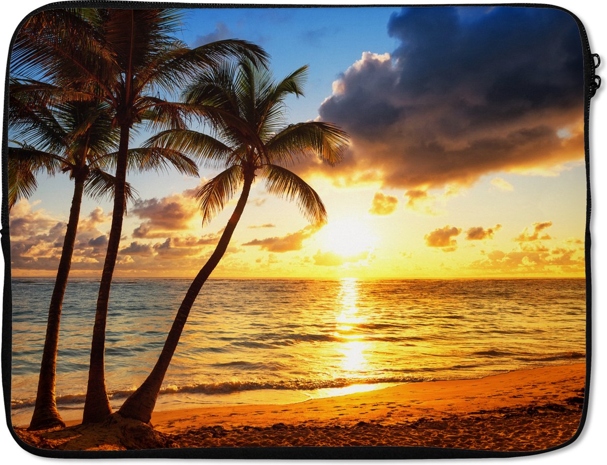 Laptophoes 15.6 inch - Strand - Horizon - Zonsondergang - Palmboom - Zee - Laptop sleeve - Binnenmaat 37x26 cm - Zwarte achterkant
