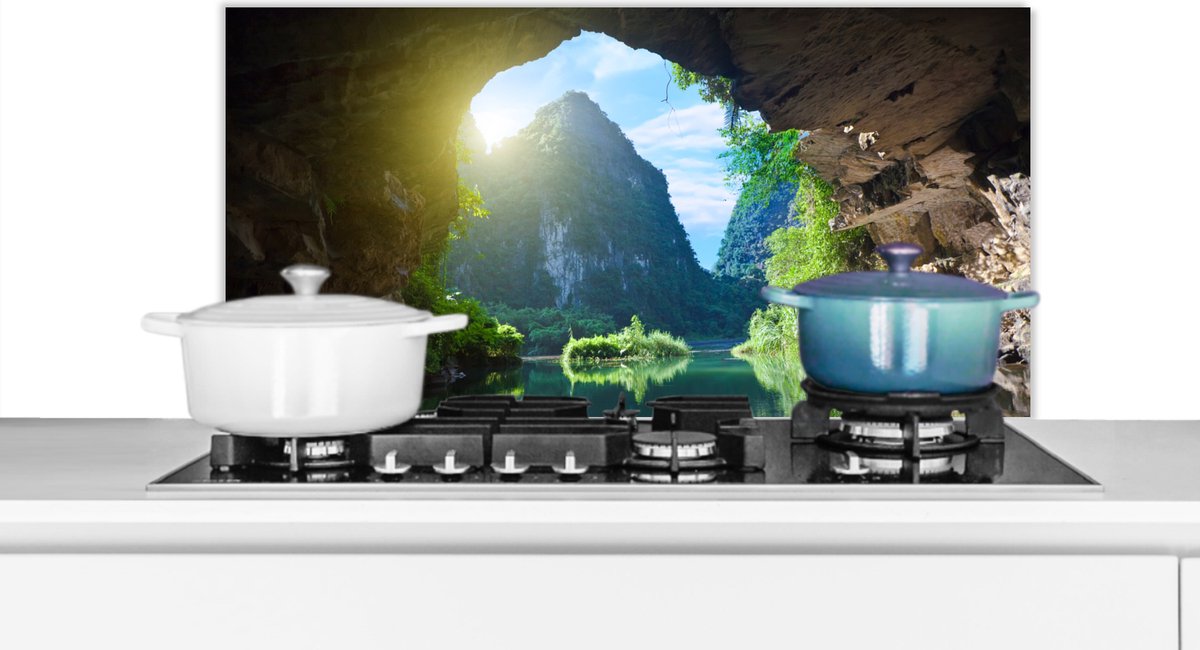 KitchenYeah - Spatscherm - Spatscherm keuken - Water - Grot - Zon - Planten - Bergen - Keuken achterwand - 80x40 cm - Spatwand - Keuken - Spatwand fornuis