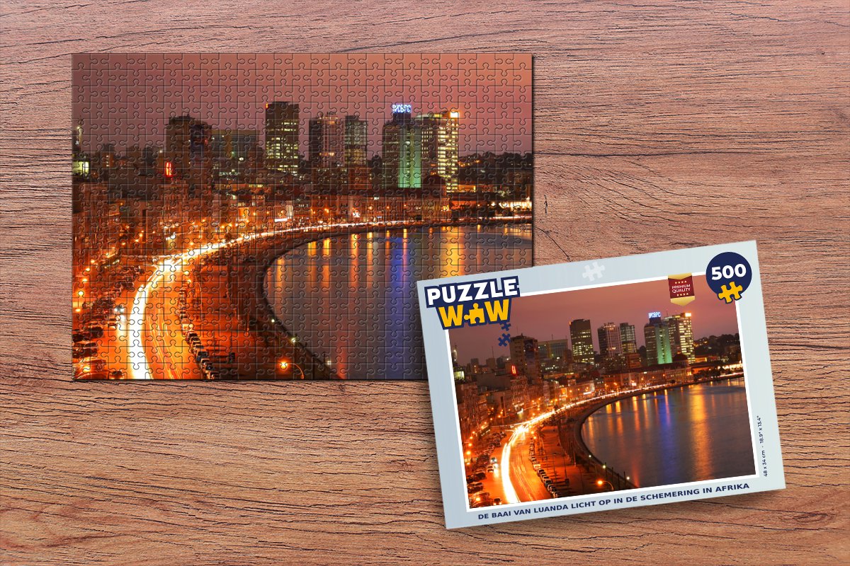 Puzzel De baai van Luanda licht op in de schemering in Afrika - Legpuzzel - Puzzel 500 stukjes