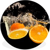 WallCircle - Wandcirkel ⌀ 30 - Sinaasappel - Stilleven - Water - Zwart - Fruit - Ronde schilderijen woonkamer - Wandbord rond - Muurdecoratie cirkel - Kamer decoratie binnen - Wanddecoratie muurcirkel - Woonaccessoires