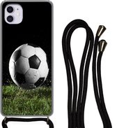 Hoesje met koord Geschikt voor iPhone 11 - Voetbal in het gras - Siliconen - Crossbody - Backcover met Koord - Telefoonhoesje met koord - Hoesje met touw
