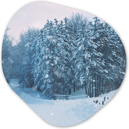 Organische Wanddecoratie - Kunststof Muurdecoratie- Organisch Schilderij - Bos - Sneeuw - Winter- 60x60 cm - Organische spiegel vorm op kunststof - Kerstdecoratie in huis - Kerstmis