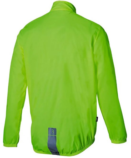 Achterkant van een neongele fietsjas met een grijze verticale reflecterende strip op de onderrug. De jas heeft lange mouwen en een hoge kraag.