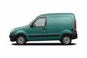 Turquoise Renault Kangoo bestelbus geparkeerd op een witte achtergrond, zijaanzicht.