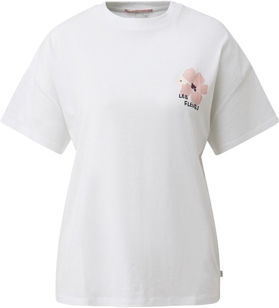 Wit T-shirt met een kleine roze bloem en tekst 'LES FLEURS' op de borst.