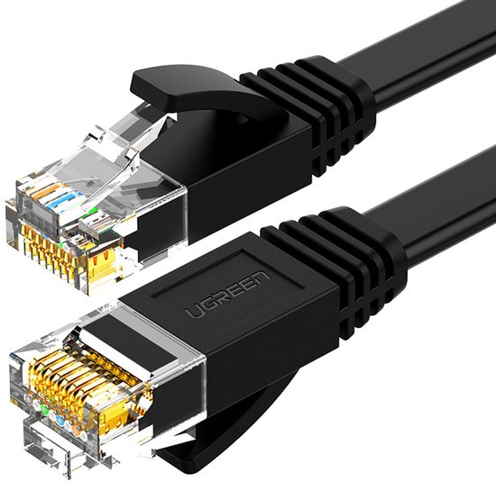 Zwarte internetkabel met twee transparante RJ45 connectoren met vergulde pinnen en Ugreen logo.
