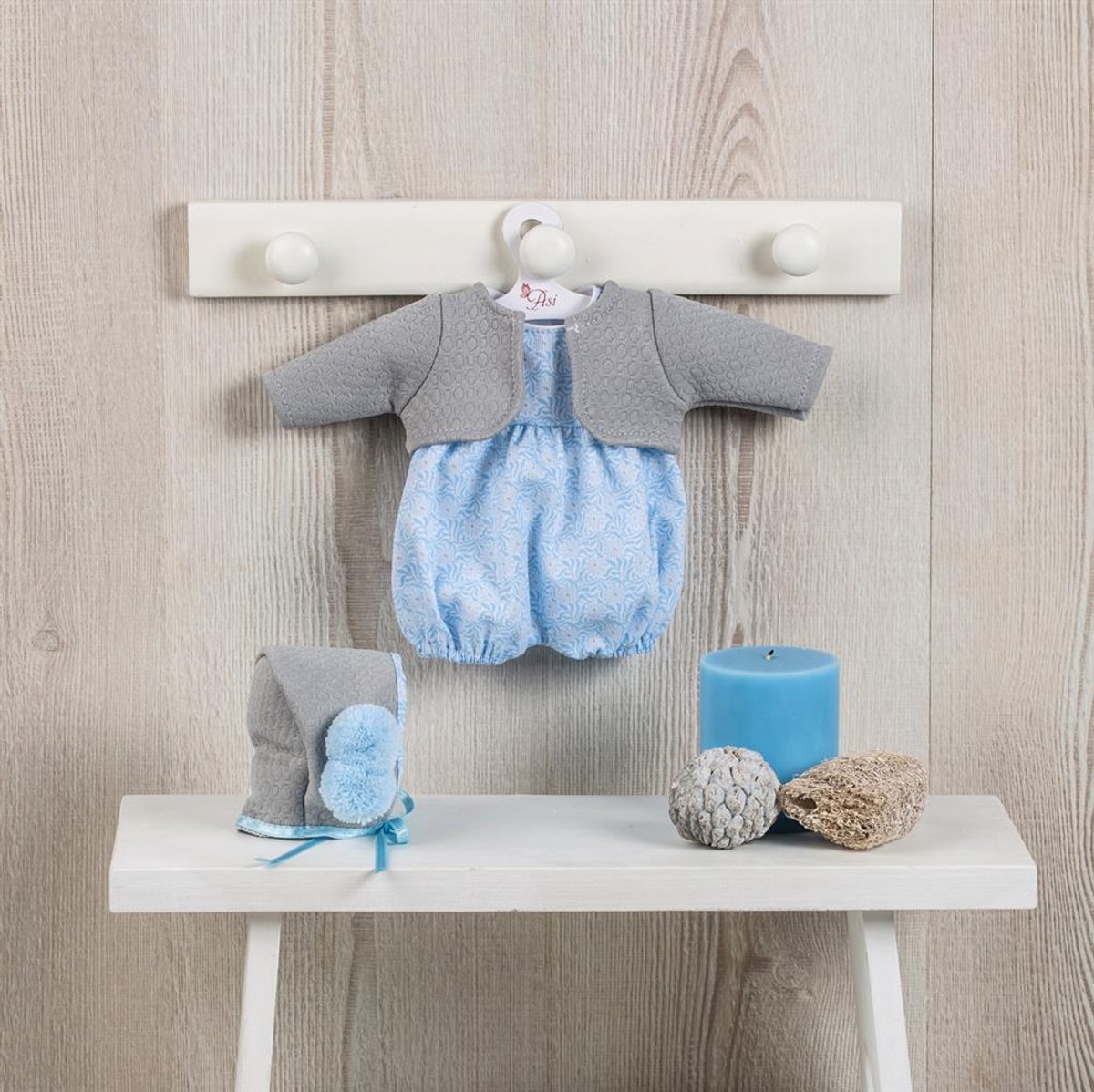 Asi poppenkleding bodysuit met grijs vestje en mutsje - blauw.