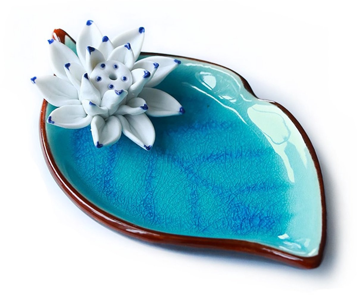 Dailygoody - Wierook Stok Houder - Handgemaakte Wierookbrander - Decoratief Keramisch ontwerp - Blauw - Lotusvorm - Geschikt voor Joss-sticks en Kegels