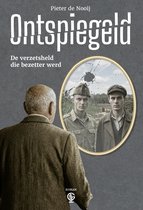 Oudere man kijkt in een gebroken spiegel waarin twee jonge mannen kijken. Titel 'Ontspiegeld'.