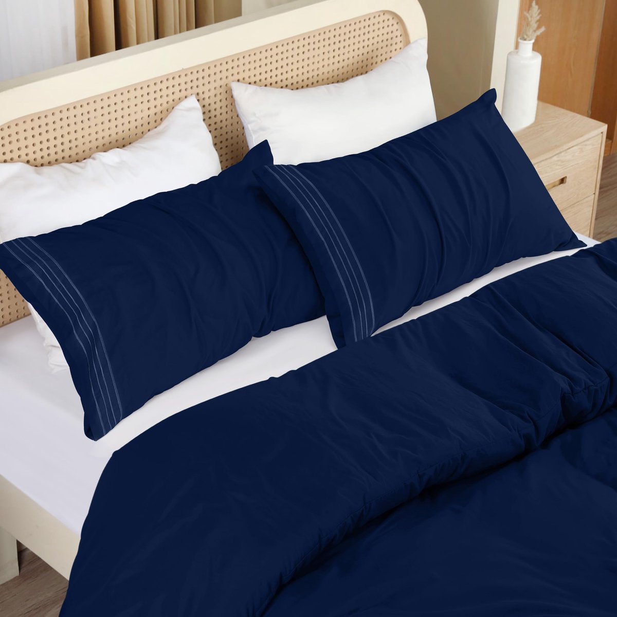 Dailygoody - Dekbedovertrekset - Microvezel Polyester - Geborduurde Kussenslopen - Marineblauw - 200x200 cm - Zacht en Strijkvrij - Geschikt voor Volw...