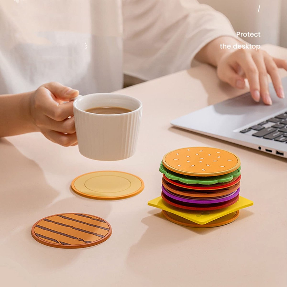 Dailygoods - Dailygoody - Hamburger onderzetterset - Grappige tafelonderzetters - Waterdicht en hittebestendig - 8-delig - PVC onderzetters - Geschikt voor drankje...