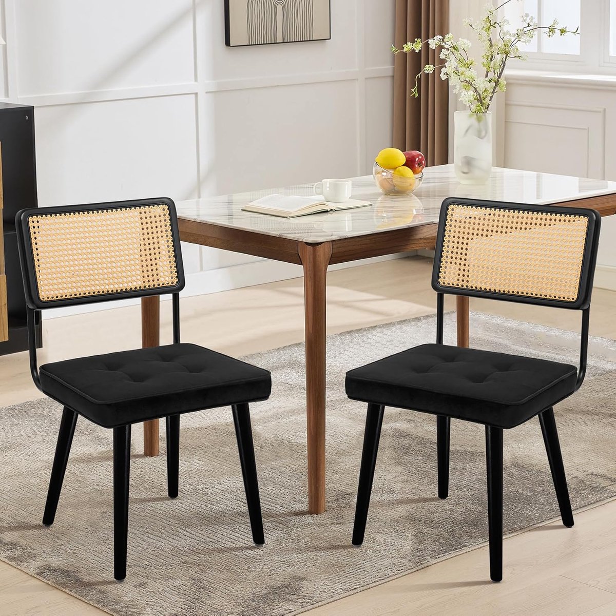 Set van 2 Eetkamerstoelen - Massief Hout & Natuurlijk Rotan - Velvet Zitting (Zwart ) - Modern Boho Design - Keukenstoelen
