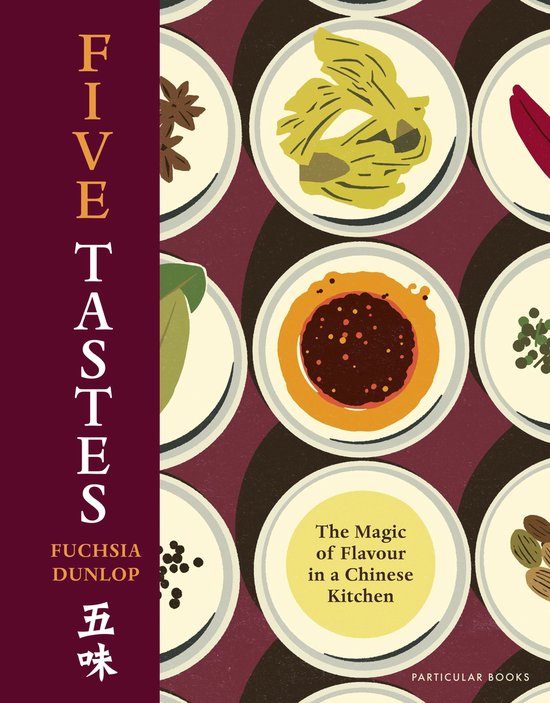 Boekomslag met de titel 'Five Tastes' in verticale tekst en afbeeldingen van specerijen en ingrediënten.