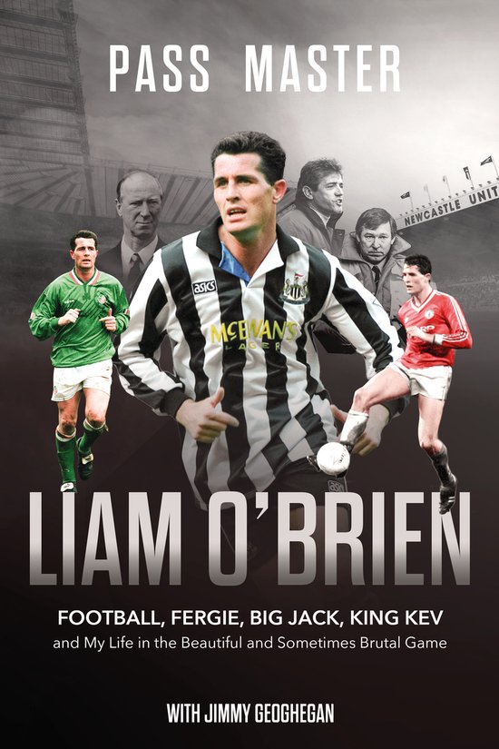 Boekomslag met Liam O'Brien in zwart-wit gestreept shirt, omringd door andere voetballers en de tekst 'PASS MASTER LIAM O'BRIEN'.