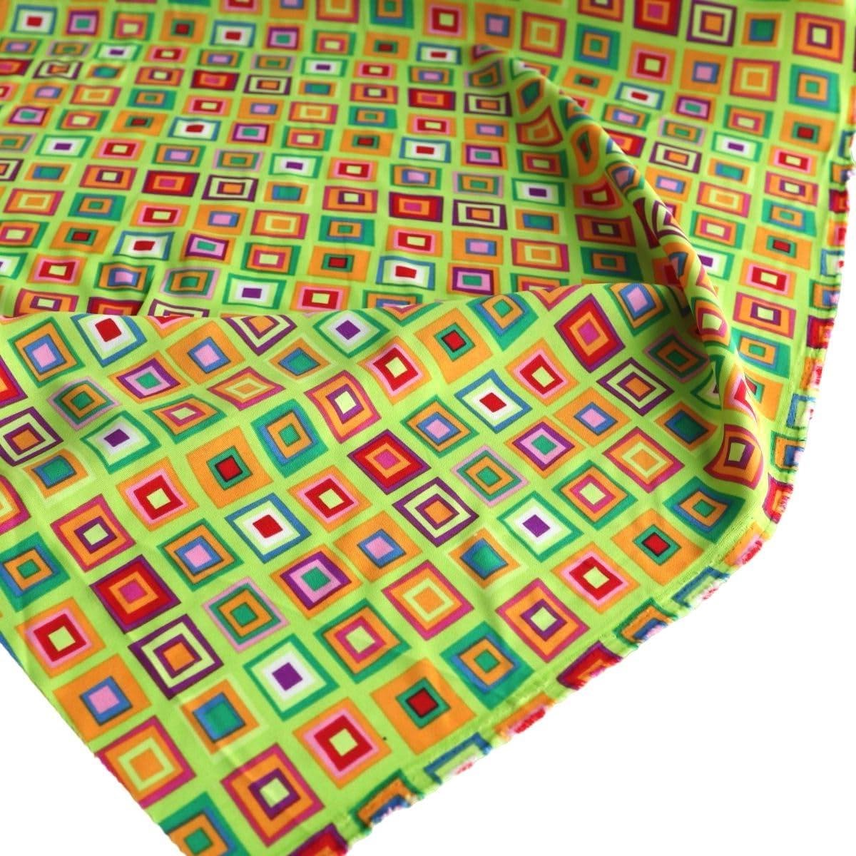 Decoratieve Stof - Kledingstof Gordijnstof - Kleding Maken Decoratie - Kreukvrij Onderhoudsarm - 150 cm Breed - Groen Ruit