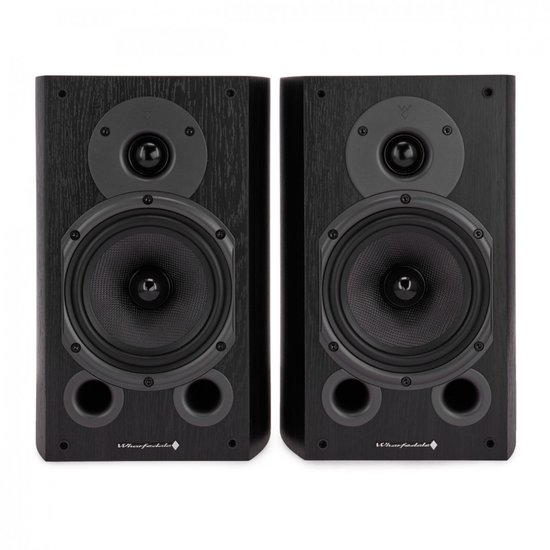 Paar zwarte Wharfedale Diamond luidsprekers met woofer en basspoorten.