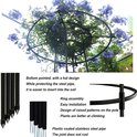 Zwarte plantensteun met ringen en puntige uiteinden. Verhoogde patronen op de paal voor betere begroeiing.