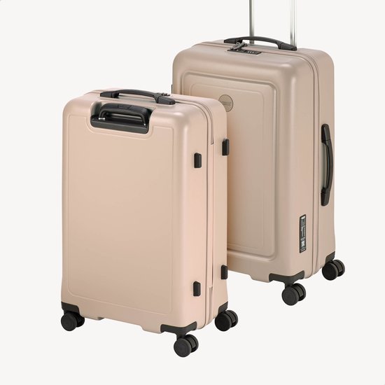 Twee Princess Traveller koffers in lichtbruine kleur. Model PT Elements, maat L, 78x52x31cm, 4.7kg.