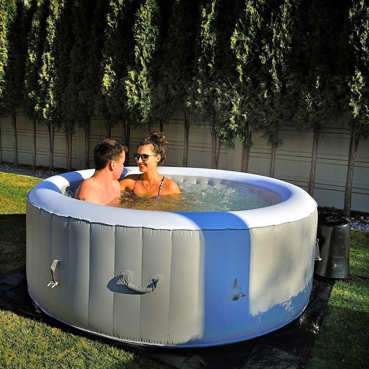 Opblaasbare Jacuzzi Ø208 x 65 cm met Verwarming & 130 Luchtjets – 6 Persoons Luxe Spa met Isolerende Cover & Automatische Temperatuurregeling – Grijs – Urbanhome