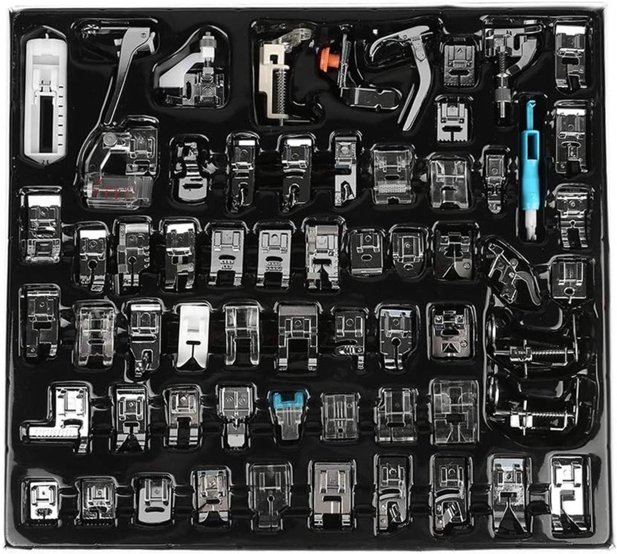 Complete set van 62 naaivoeten en onderdelen voor diverse naaimachines, inclusief speciale naaivoeten voor veelzijdig naaien en creatief werk