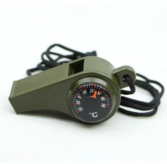 Groen fluitje met thermometer, op witte achtergrond.