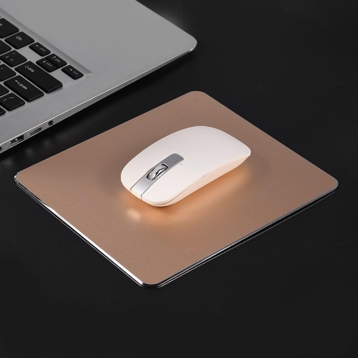 Mini Gaming Mouse Pad van Aluminium, Antislip Ontwerp, Compacte 18mm x 16mm Muispad voor PC en Laptop met Sterke Constructie in Goud