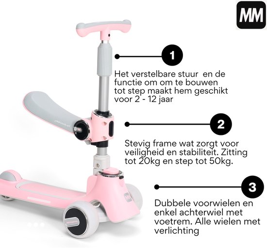 Roze step met verstelbaar stuur. Zitting en voetsteun zichtbaar. Dubbele voorwielen en verlichting.