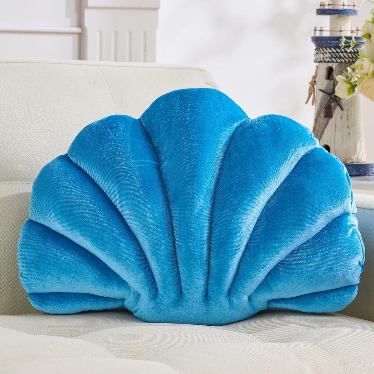 Zeeschelp Kussen - Decoratief Sierkussen - Woonkamer Decoratie - Uniek Schelpontwerp - 30 x 25 cm - Blauw