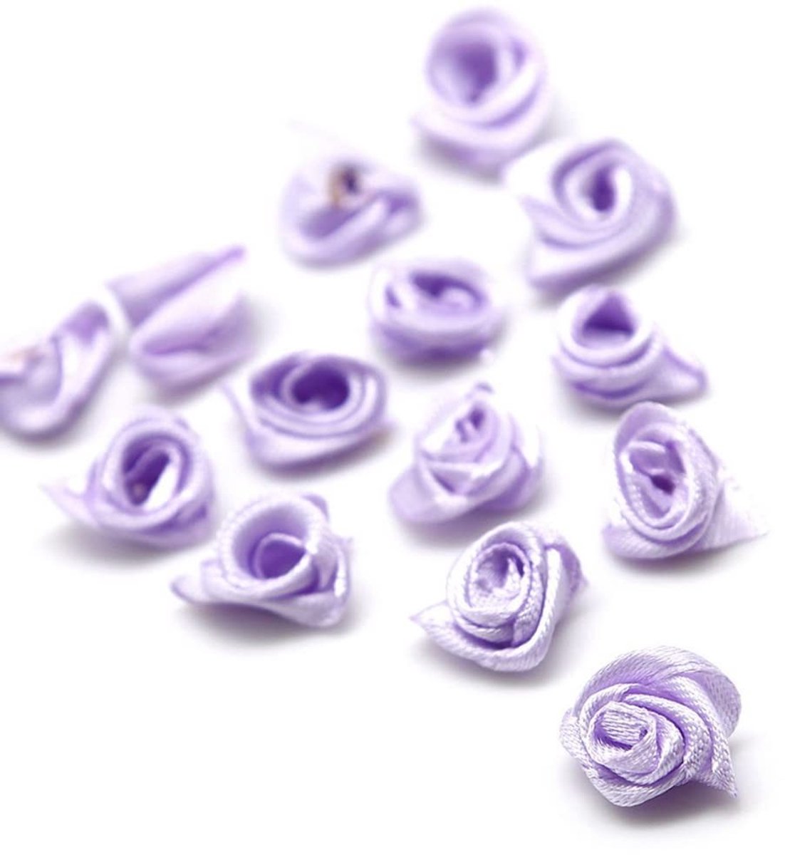 Dailygoods- Kunstbloemen 100 Stuks - Satijnen Rozenkoppen - Decoratieve Bloemen - DIY Accessoires - Bruiloft/Huis Decoratie - Lichtpaars 2,5 cm