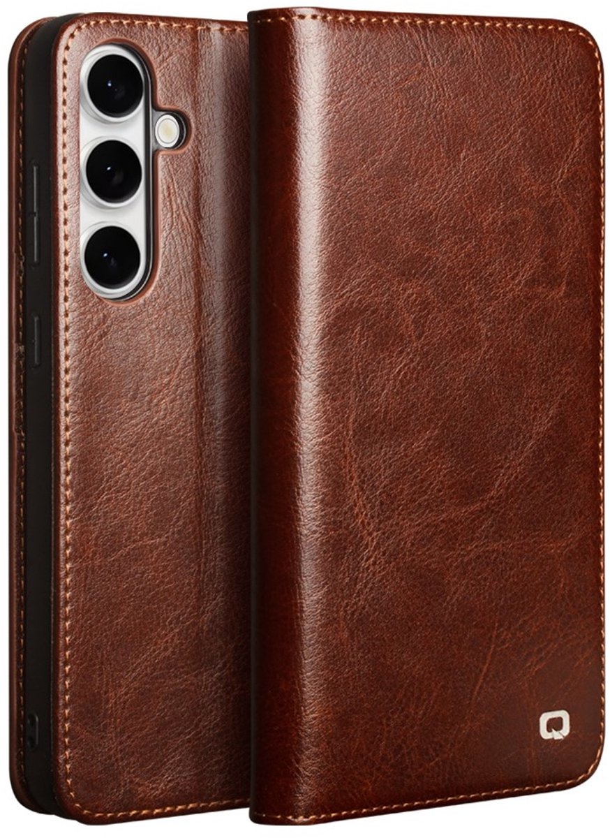 Qialino Geschikt voor Samsung Galaxy S25 FE hoesje - Leren bookcase - Bruin