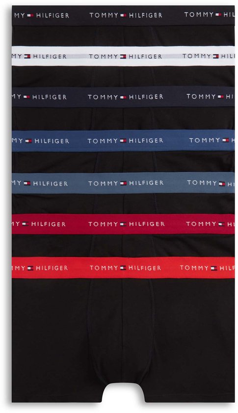 Meerdere Tommy Hilfiger trunks met verschillende gekleurde taillebanden: zwart, wit, donkerblauw, grijs, rood.