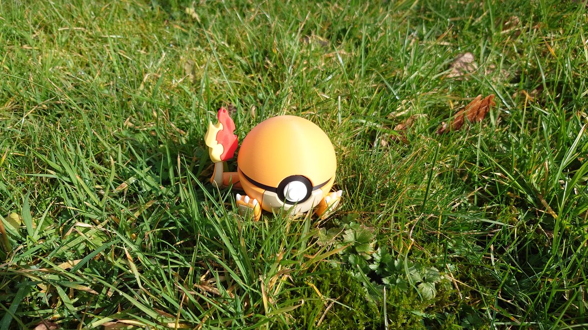 #0004 Charmander 3d geprinte Pokéball