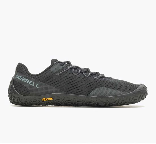 Zwarte Merrell Vapor Glove 6 sportschoen voor heren met een ademend mesh bovenwerk en Vibram zool.