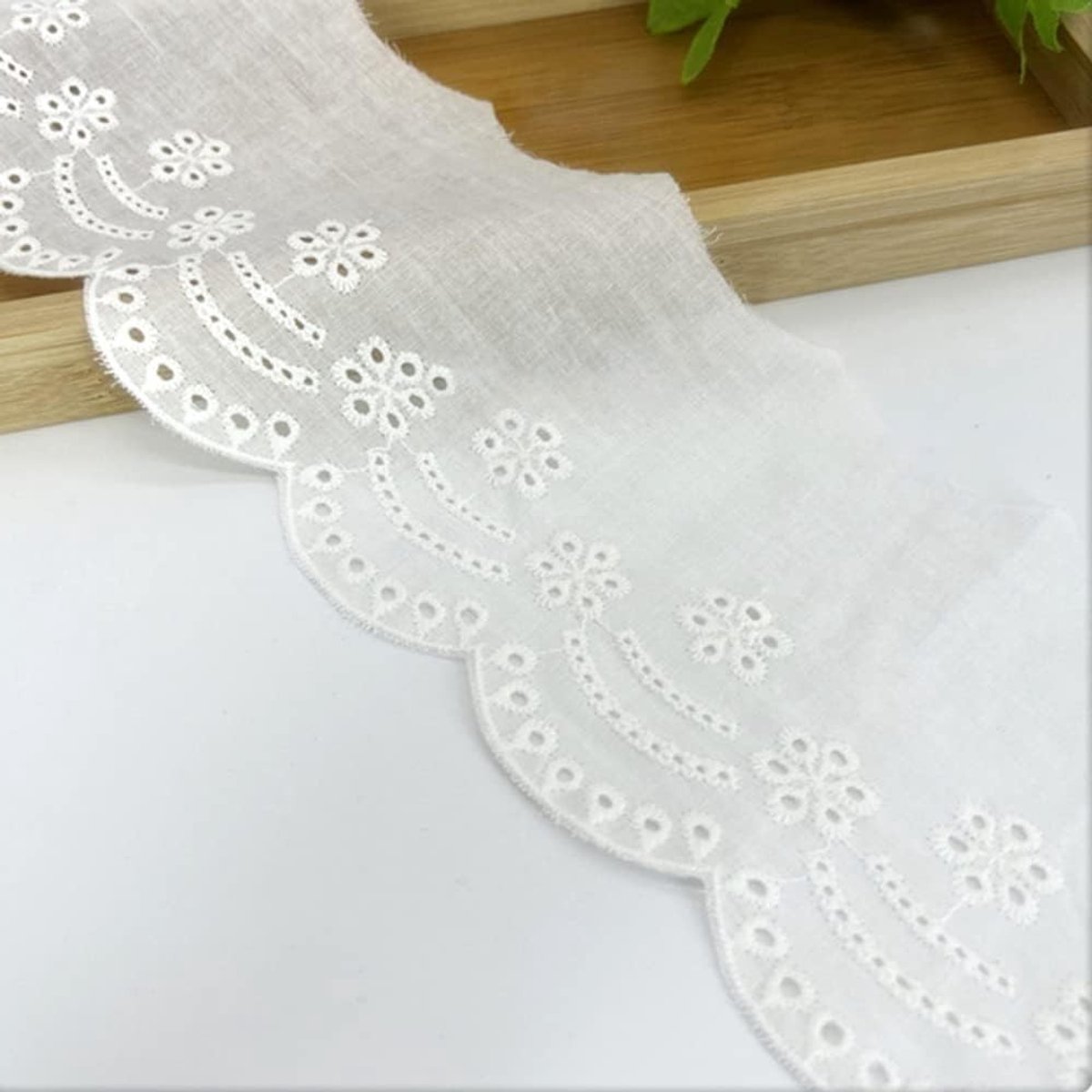 Vintage Gehaakt Katoenen Kantlint voor Decoratie en Handwerk - 10cm x 3m, Wit, Perfect voor Kerst, Bruiloft en Cadeaus