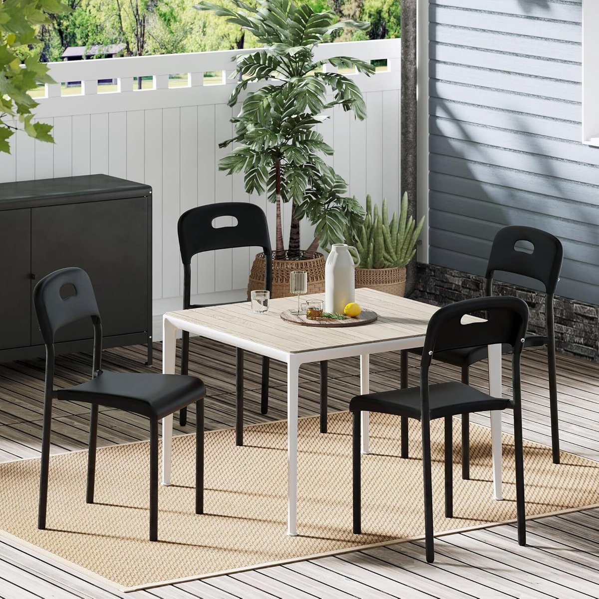 HOERFURIY Set van 4 Moderne Eetkamerstoelen - Stapelbaar - Kunststof met Metalen Poten - Voor Binnen & Buiten - Design Keukenstoel - Zwart