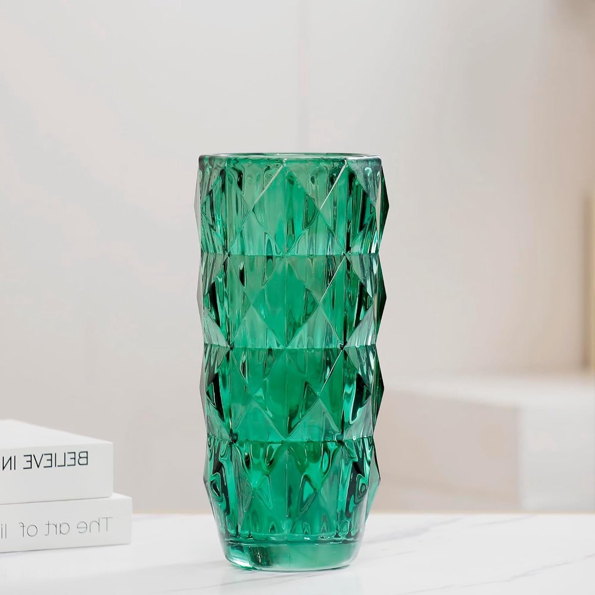Decoratieve Glazen Vaasje van 28 cm Hoog in Groen voor Bloemen en Interieurstyling