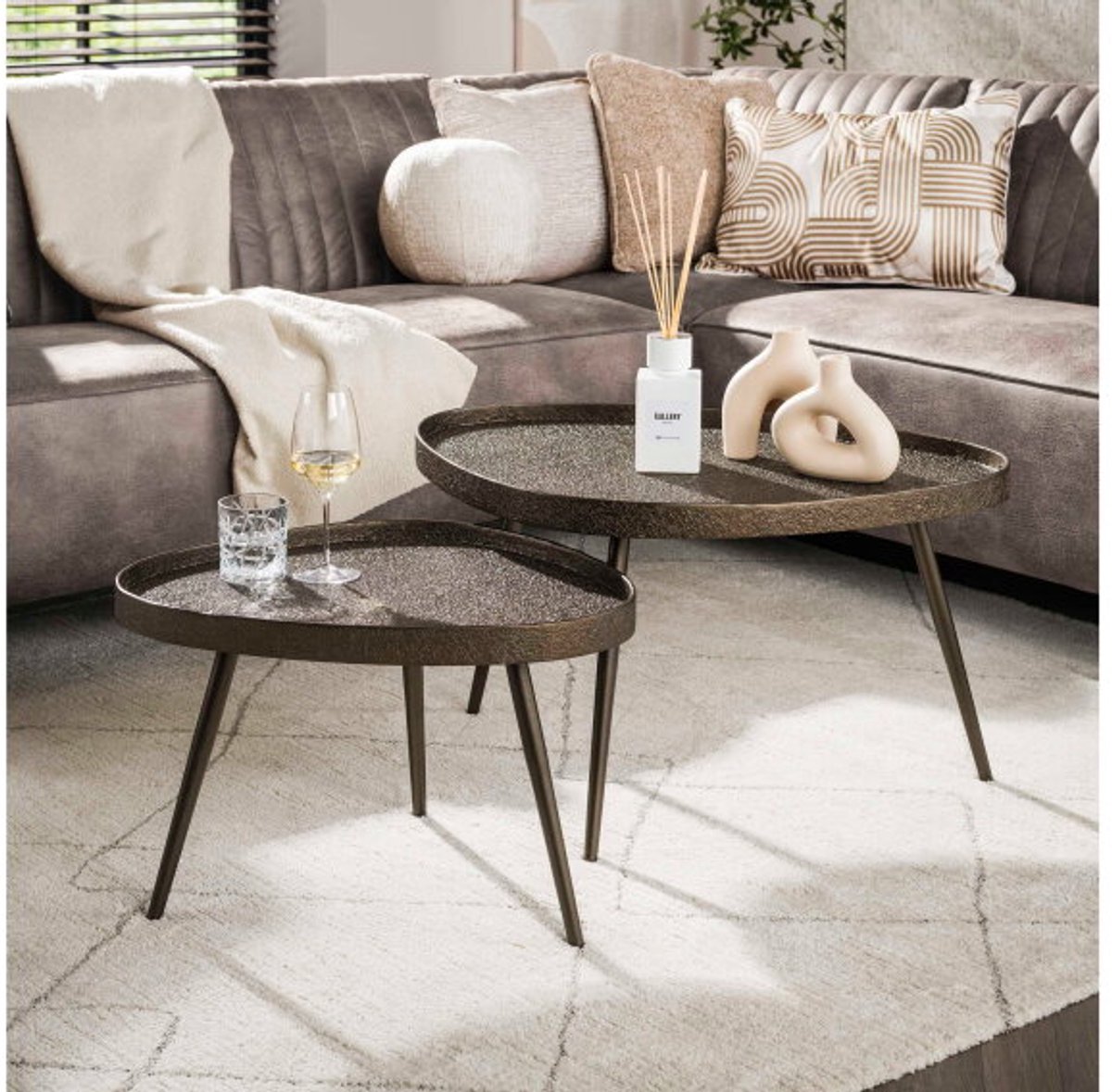 Salontafel Caspia driehoekig set/2 - Brons liquid metal