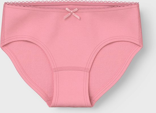 Roze onderbroek met aan de voorkant een klein strikje en een kanten randje.