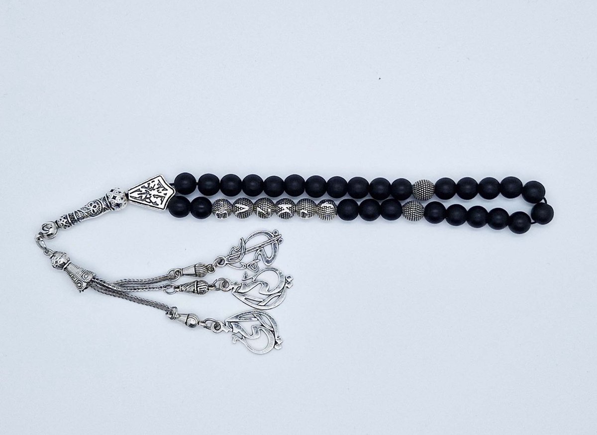 Handgemaakte naam tasbih 33 Kralen Natuursteen “Mat zwart onyx” - met metaal tassel “Mijn moeder"- Met je naam of de naam van uw geliefde- 8 mm diameter van de korrel