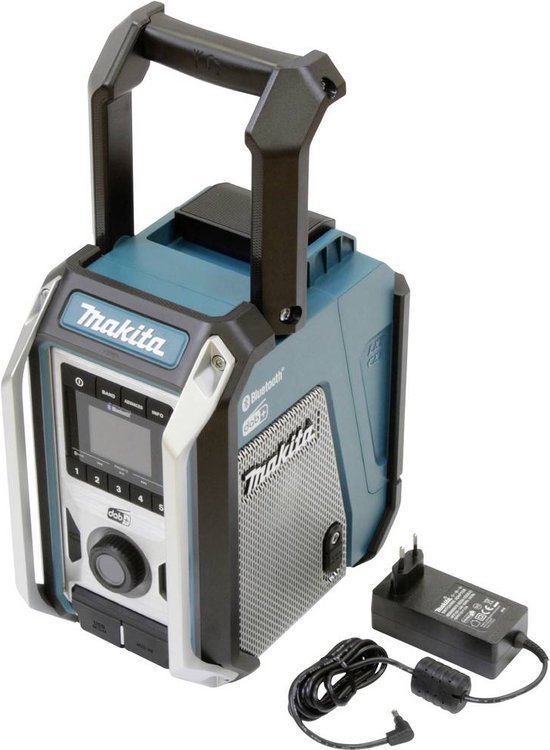 Makita bouwradio met oplader, turquoise en zilver van kleur, met handvat en display.