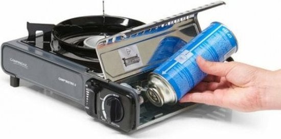 Hand plaatst gascartridge in Camp Bistro 3 gastoestel.