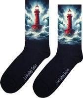 Vuurtoren - Opkikker - Grappige sokken - Valentijn cadeau - Verjaardag cadeau - Kerst cadeau - Grappige sokken - Leuke sokken - Vrolijke sokken - Kerst sokken - Licht - Zee - Storm - Varen - Vaderdag - Moederdag - Socks maken Happy - 37-44