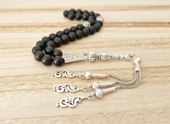 Tesbih "tasbih" fait main en pierre naturelle "Onyx noir mat" - Nombre de perles 33 - Diamètre perles 10 MM - avec pompon en métal "modèle 11" - Une belle idée cadeau