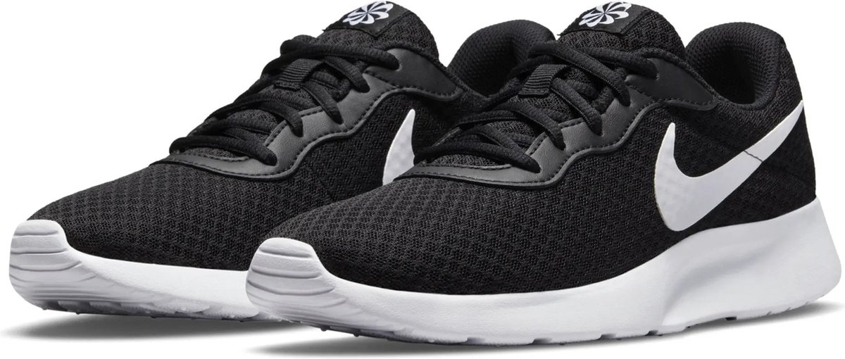 Nike Tanjun Sneaker Dames Zwart